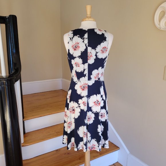 Ivanka Trump Women's Floral Sleeveless Cocktail Dress. Size M - Picture 8 of 10